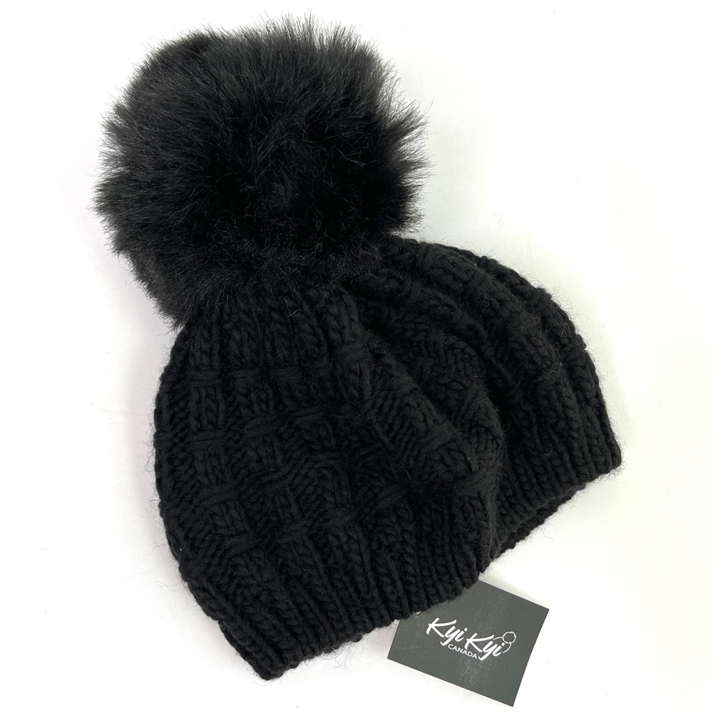 KYI KYI Cable Knit Beret With Faux Fur Pom NEW Black Beanie Hat